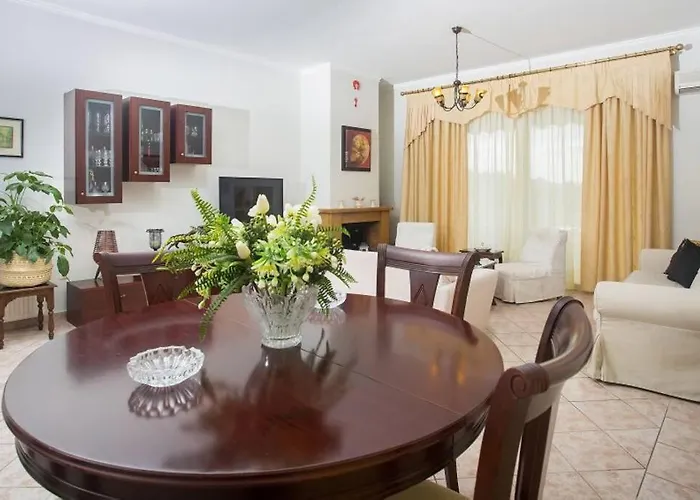 Koryfo Penthouse, 3km From Corfu Old Town Apartment *