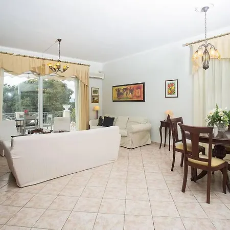 Koryfo Penthouse, 3km From Corfu Old Town Apartment