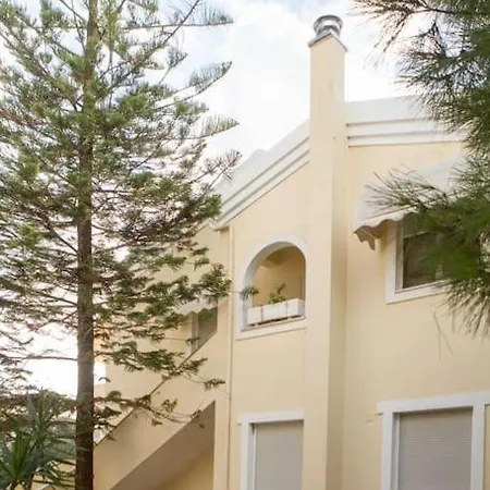 Koryfo Penthouse, 3km From Corfu Old Town Apartment
