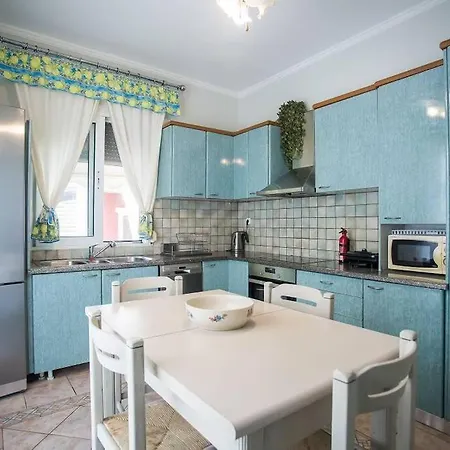 Apartment Koryfo Penthouse, 3km From Corfu Old Town