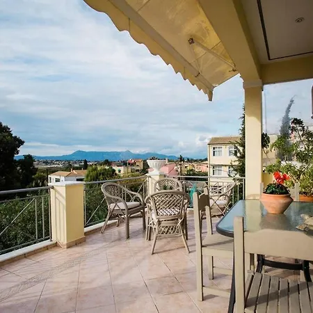 Koryfo Penthouse, 3km From Corfu Old Town Apartment *