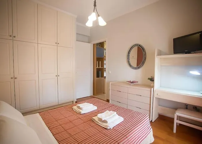 Koryfo Penthouse, 3km From Corfu Old Town Apartman