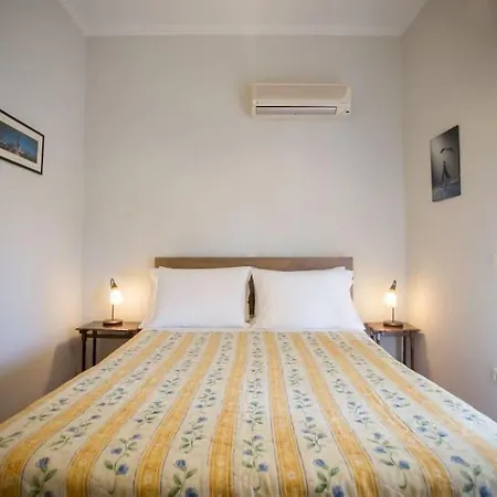 アパート Koryfo Penthouse, 3km From Corfu Old Town カノニ