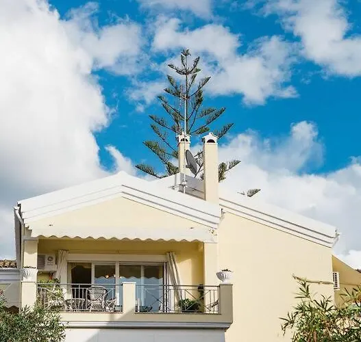 Koryfo Penthouse, 3km From Corfu Old Town カノニ