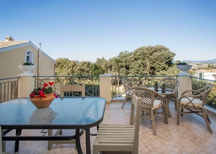 Koryfo Penthouse, 3km From Corfu Old Town アパート カノニ