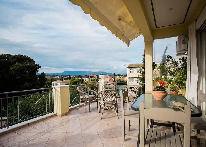 Koryfo Penthouse, 3km From Corfu Old Town アパート *